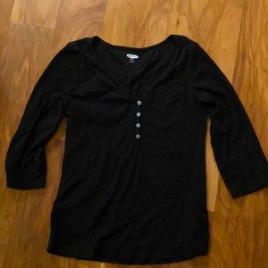 Old navy black v neck shirt - size small